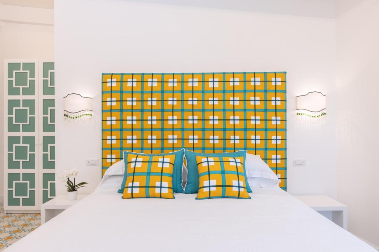 Villa Veronica Luxury Suite In Amalfi Coast ピアーノ・ディ・ソッレント エクステリア 写真