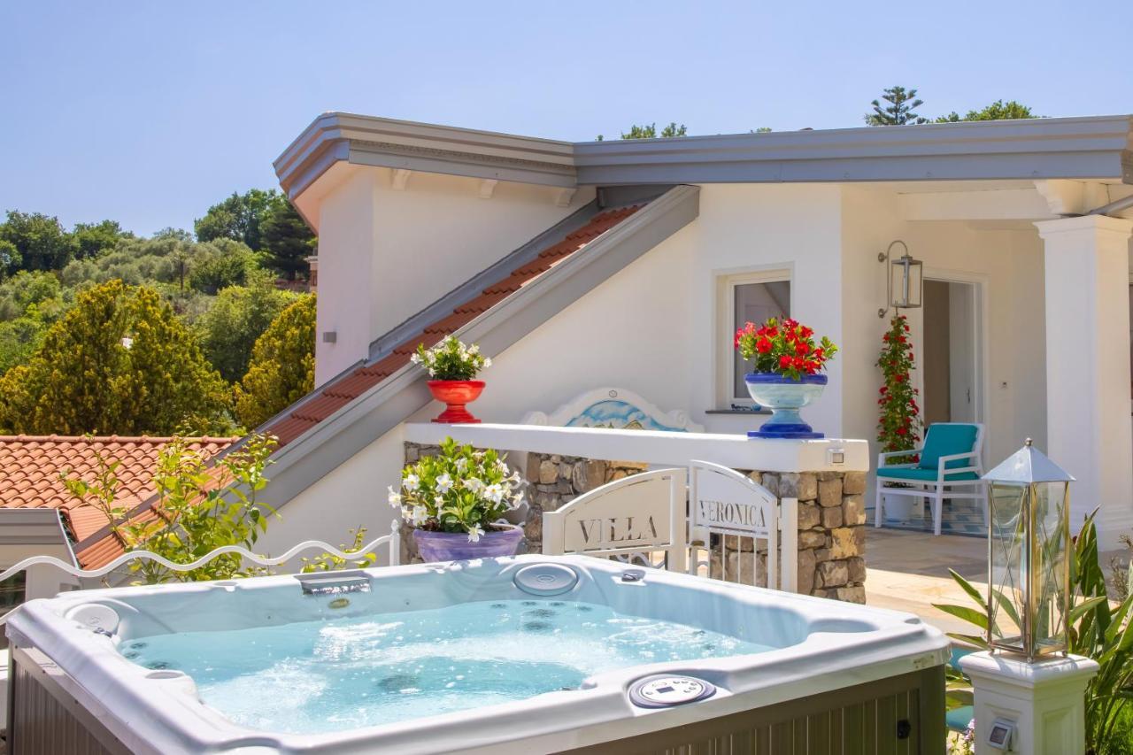 Villa Veronica Luxury Suite In Amalfi Coast ピアーノ・ディ・ソッレント エクステリア 写真