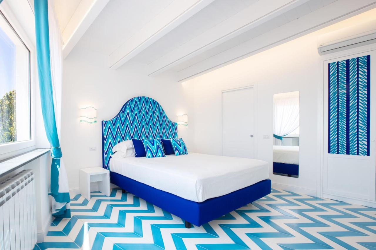 Villa Veronica Luxury Suite In Amalfi Coast ピアーノ・ディ・ソッレント エクステリア 写真